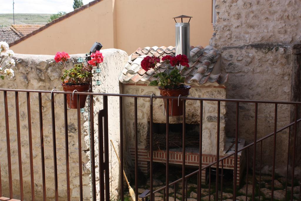 Casa De Laura Guest House Aldeasona Екстериор снимка